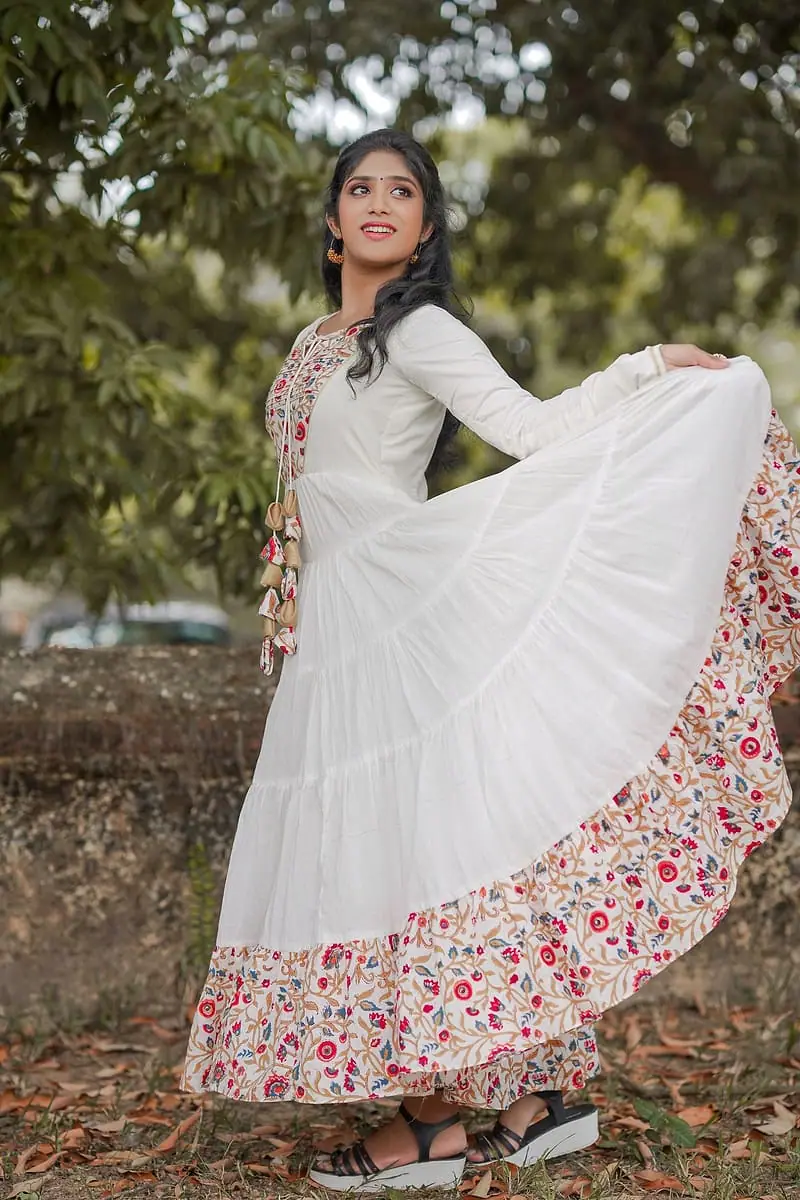 Phoolwari - Ivory Floral Border Anarkali